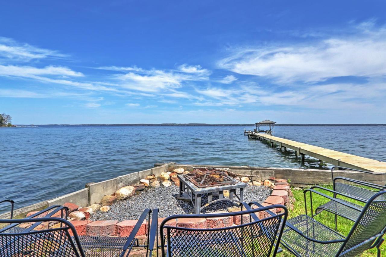 Waterfront Seneca Lake House Fire Pit And Boat Dock Geneva Ngoại thất bức ảnh